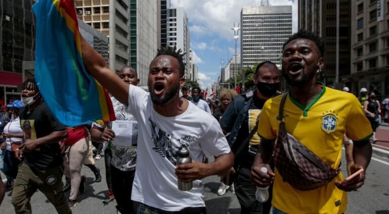 Manifestantes durante ato Justiça Por Moïse, em São Paulo Suamy Beydoun/Estadão Conteúdo