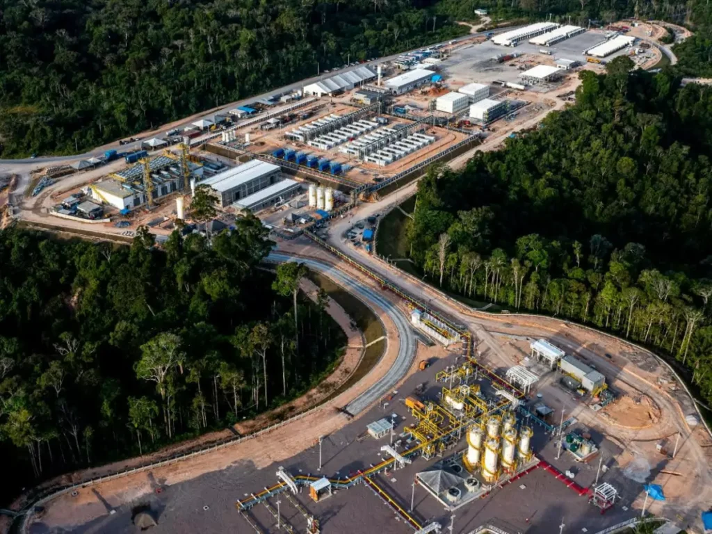 Eneva acelera projeto bilionário e liga primeira turbina no interior do Amazonas