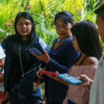 Jovem Yanomami usa tecnologia para ajudar a proteger território e comunidades na Amazônia