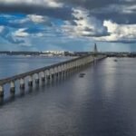 CMA CGM anuncia sobretaxa para cargas de Manaus diante da vazante dos rios