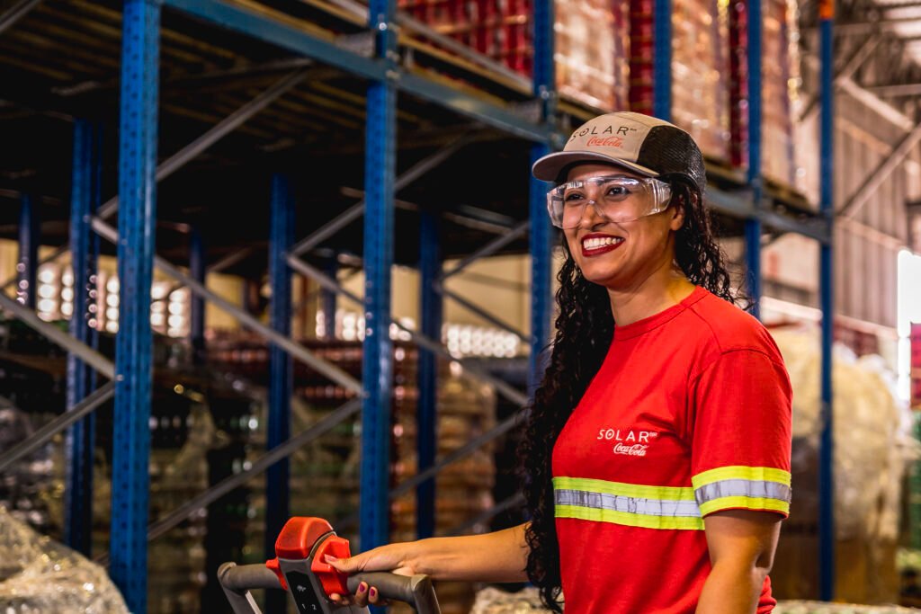 Solar Coca-Cola abre mais de 90 vagas de emprego no Amazonas; confira informações